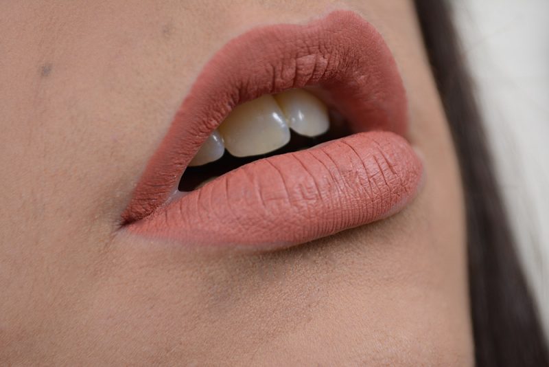 clear message zoeva pure velours lips
