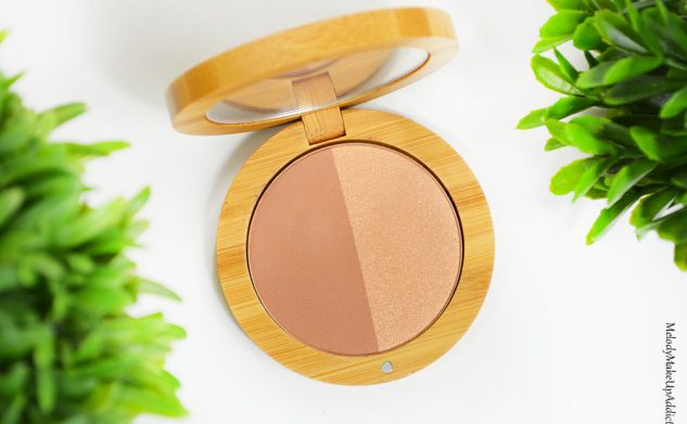 Un joli teint halé grâce à la poudre bronzante bio Tan Organic