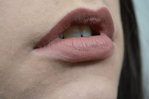 venus huda beauty swatch