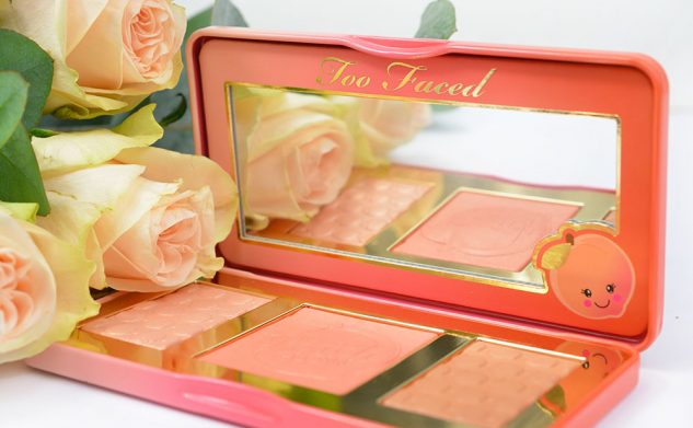 La palette pour le teint Sweet Peach Glow Kit de Too Faced