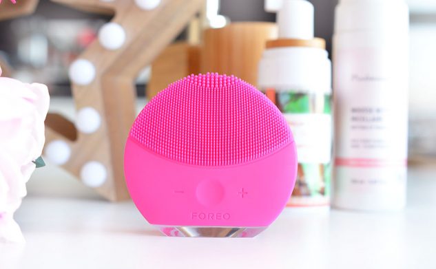 La brosse nettoyante Luna Mini 2 de Foreo : indispensable ou gadget ?